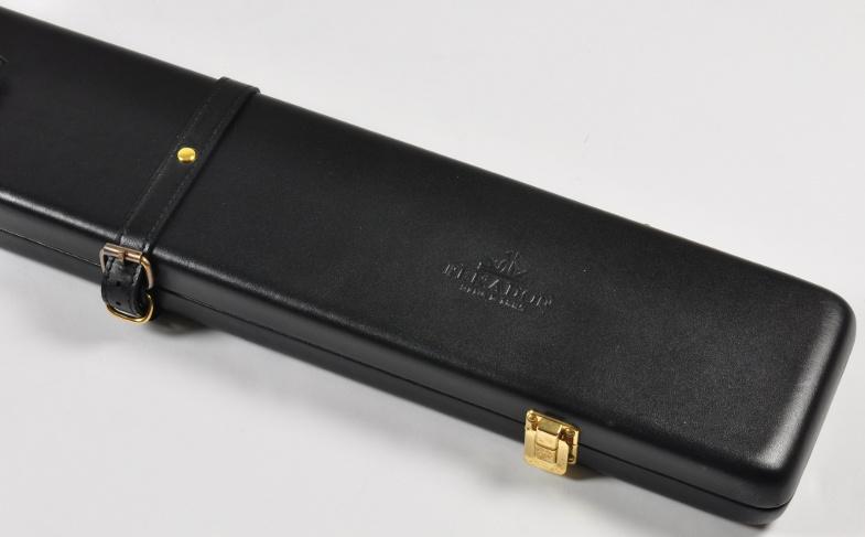 Peradon Three-Quarter Black Leather Cue Case (Close up)